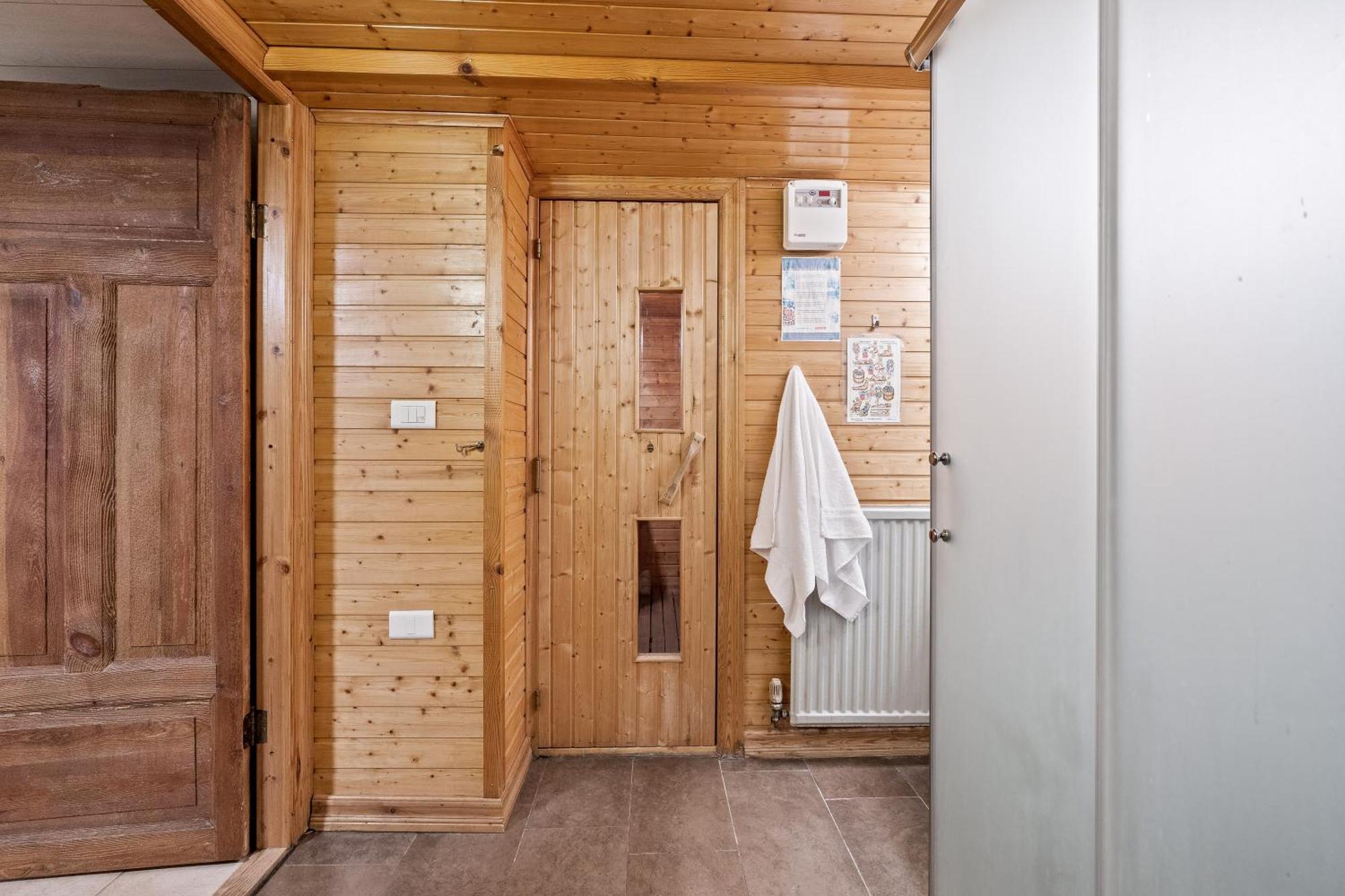 Massive Villa In Downtown Reykjavik With A Sauna Exterior photo
